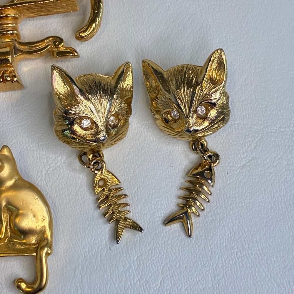 Vintage Cat Brooch Earring Lot Gold Tone Avon RAZZA AJC Feline Jewelry Whimsical - Picture 8 of 15